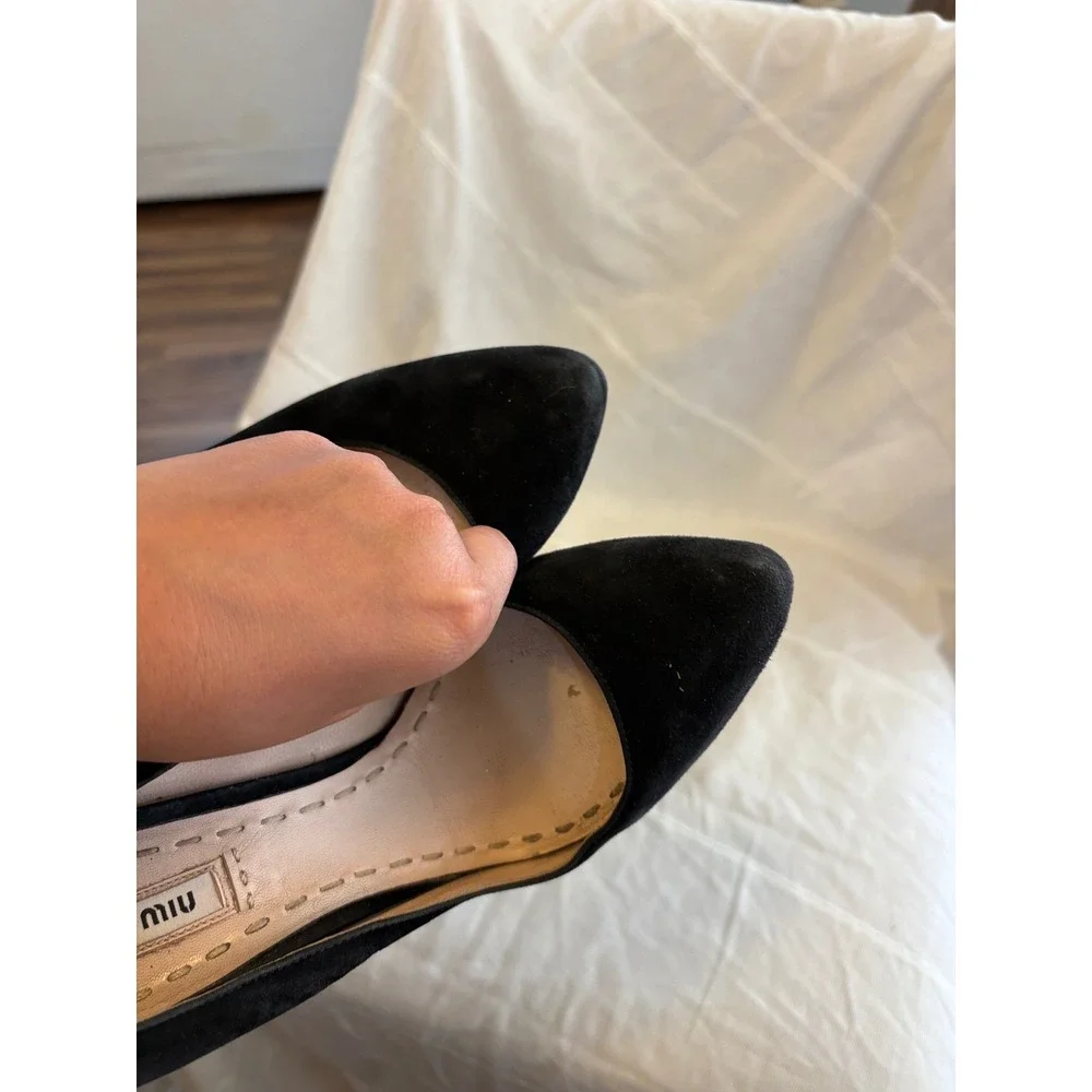 Miu Miu Black Suede Pointed Toe Stiletto Pumps Heels‎ Size 38 Made in Italy